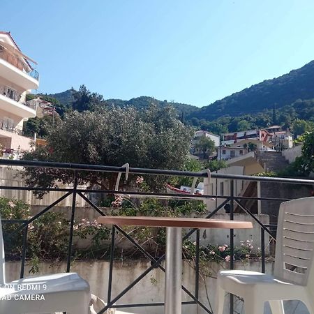 Vasilis Travlos Apartment Poros  Buitenkant foto