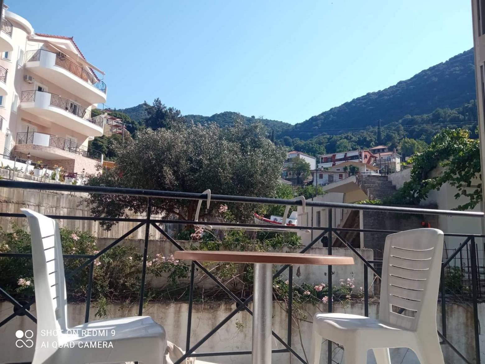 Vasilis Travlos Apartment Poros  Buitenkant foto